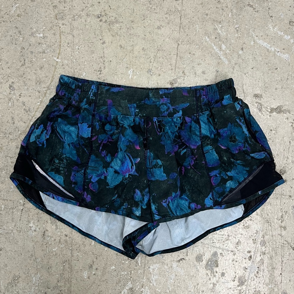 Lululemon womens 8 blue shorts athletica wear